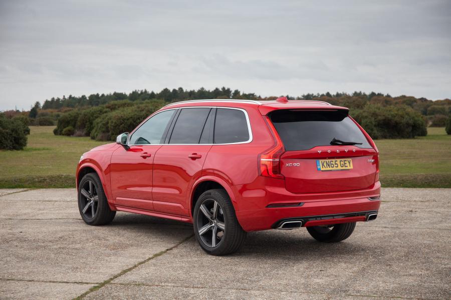  Volvo XC90 D5 R-Design 2015 года  (UK) (фото 9 из 44)